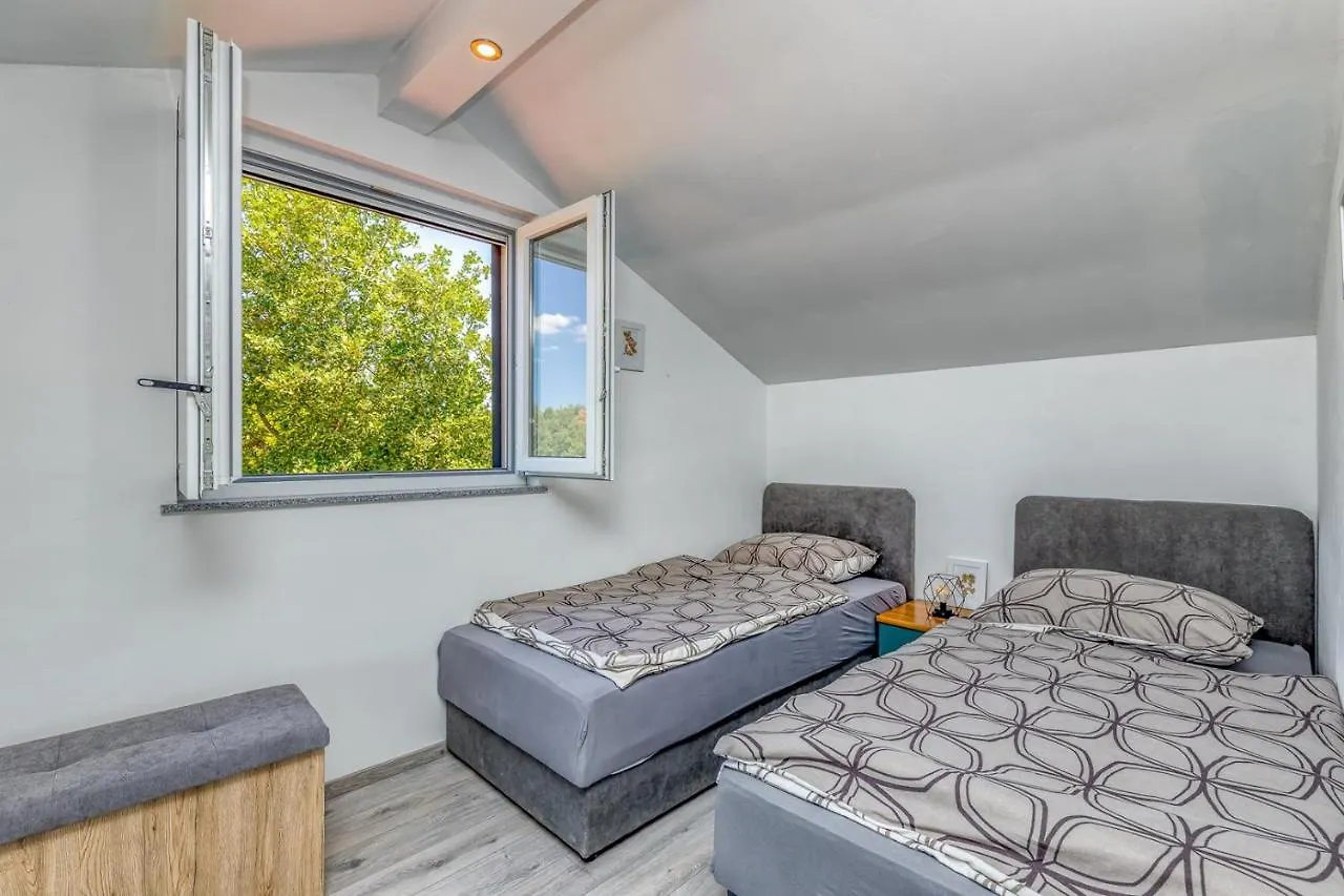 Holiday House Krase With Private Pool Smoljanci 別荘